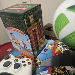 Books And Headset Stand Xbox