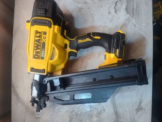 DEWALT 20V XR Brushless Framing Nailer