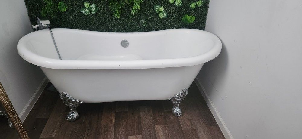 Bath Tub
