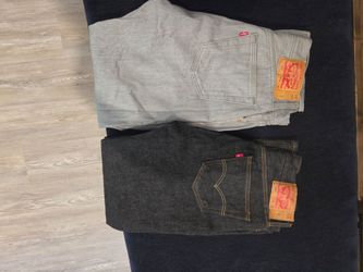Used Levi's only used 3 times my son grew out if them quick