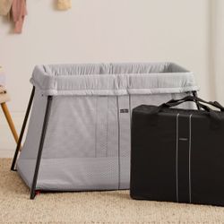 BabyBjorn Travel Crib Light in silver