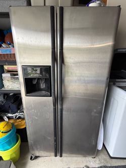 $50 ea! (fridge, oven, island, storage shelf, aquarium, microwave, bar stools, coffee table, )