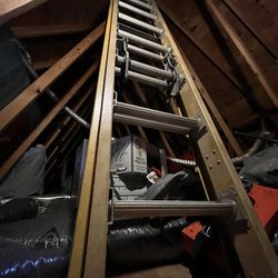 13’, 6” Extension Ladder, Electrical non -conductive 