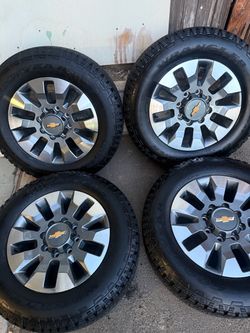 Chevy Silverado 2500 /3500 wheels and tires