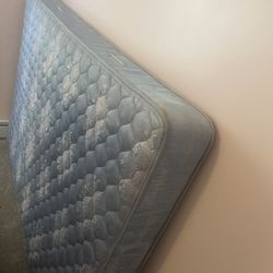 Full Size Mattress Free.
