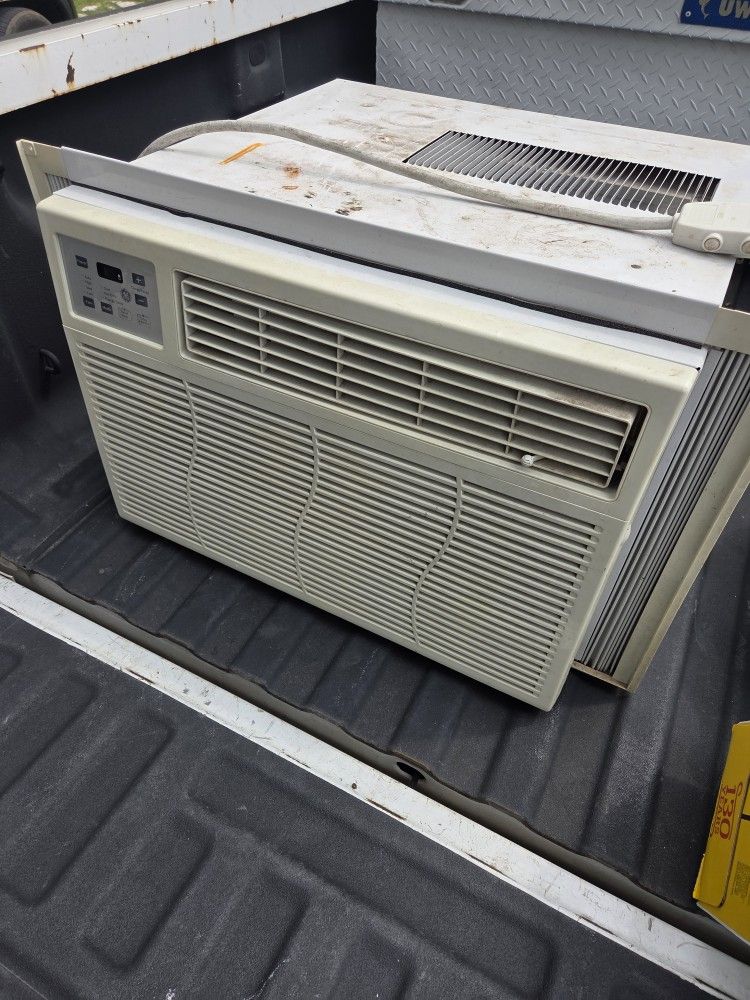 AC WINDOW UNIT