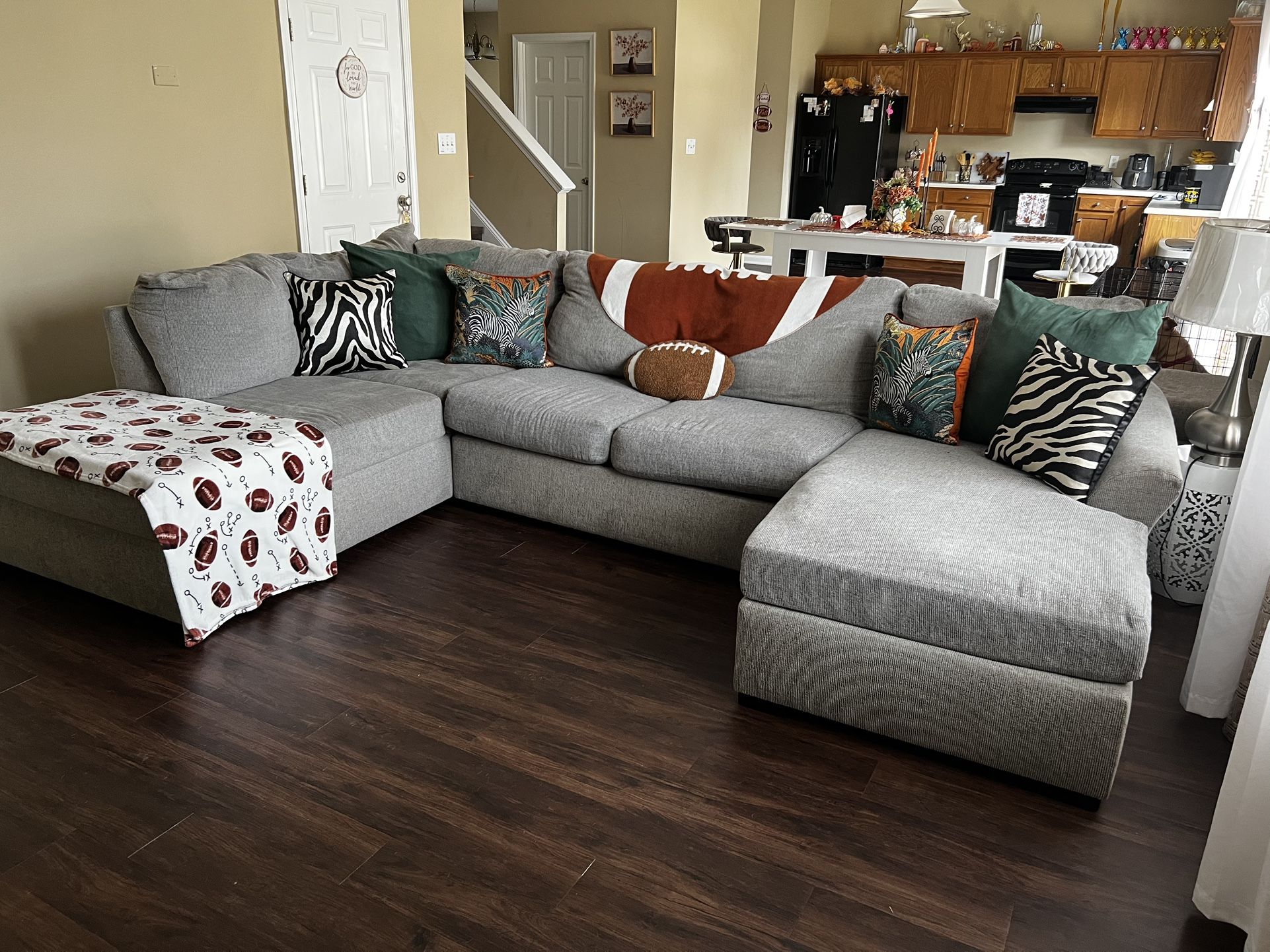 Broyhill Grey 3 Seater Sectional