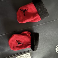 Infant Hat And Socks MJ 
