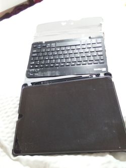 iPad tablet for sale with keyboard and pen no charger .