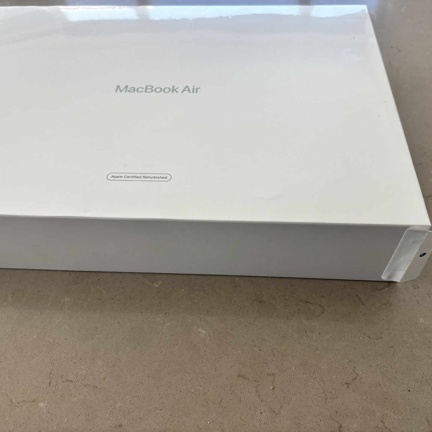 MacBook Air 13-inch, Model no; A2337, Sliver 