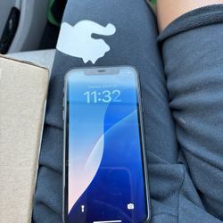 🔥 Apple iPhone 11 – Brand New – Unlocked + FREE Service 🔥