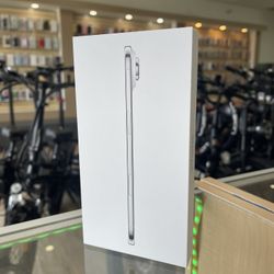 Apple iPhone Air 256GB Can Connect To Any Carrier! Cloud White! Brand New Sealed Inside Box! 