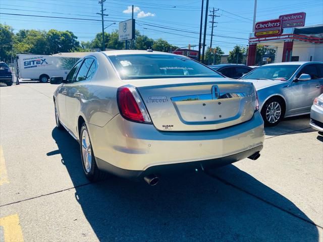 2011 Lincoln MKS