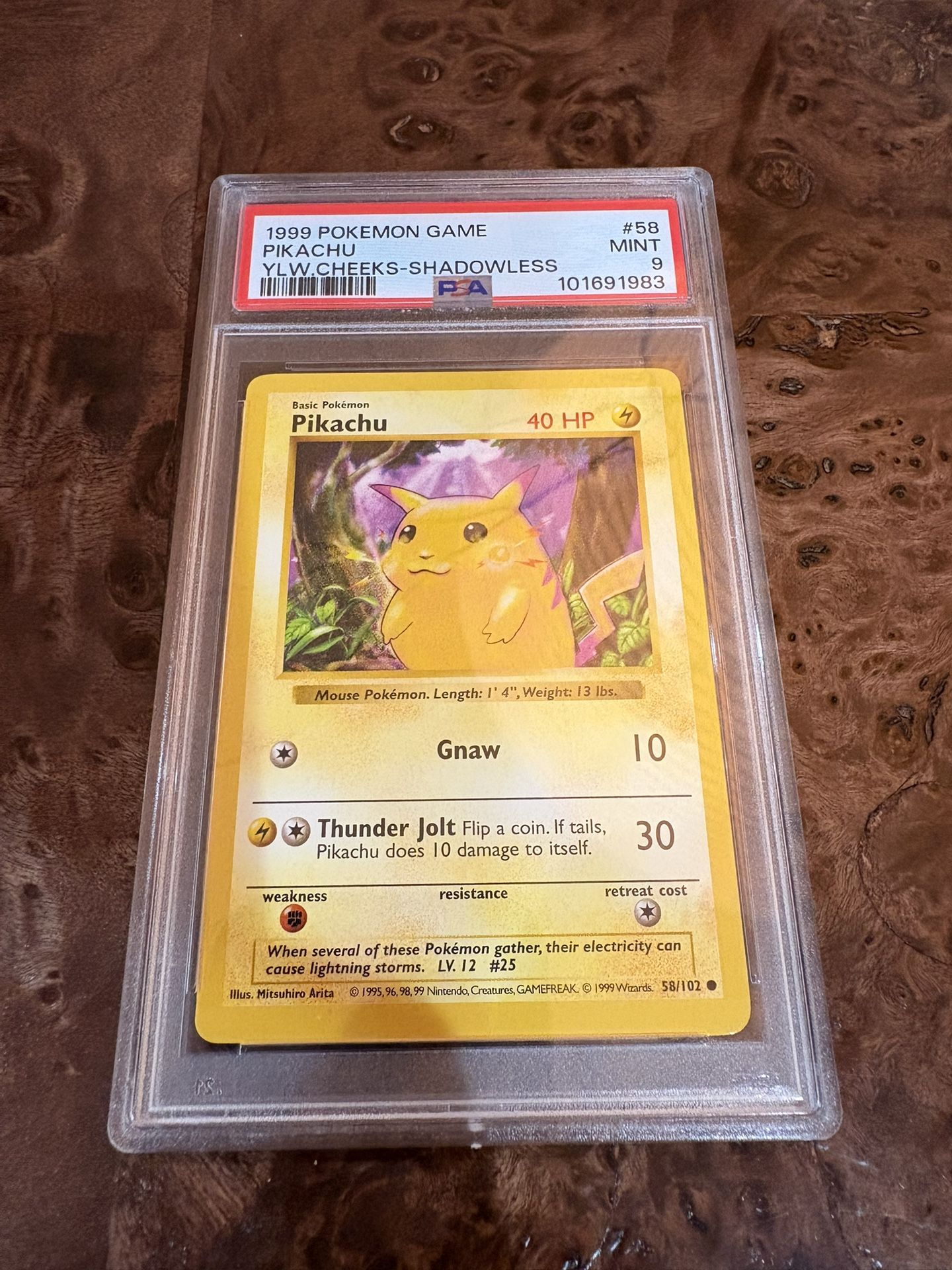 1999 Pokémon Pikachu Yellow Cheeks Shadowless PSA 9
