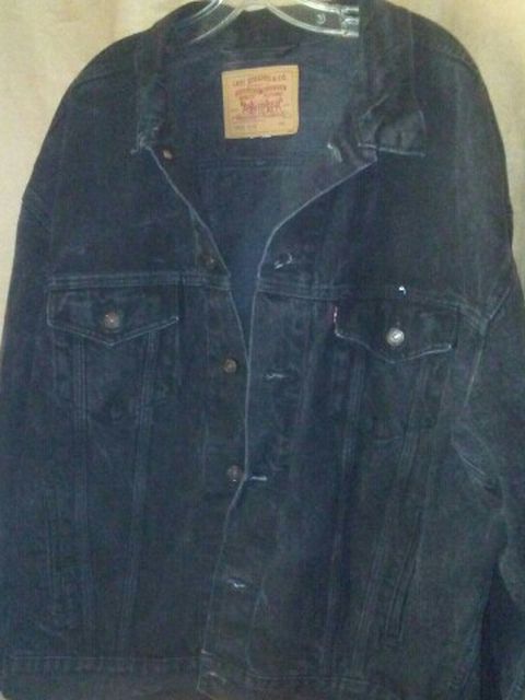 Like New Jacket. Levi Strauss .black