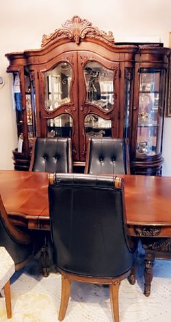 Dining table, 6 chairs buffet