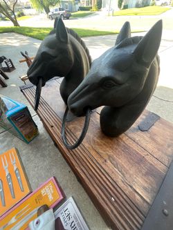 Horse head steel art