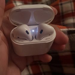 Used AirPods 1st Gen. FIRM ON PRICE