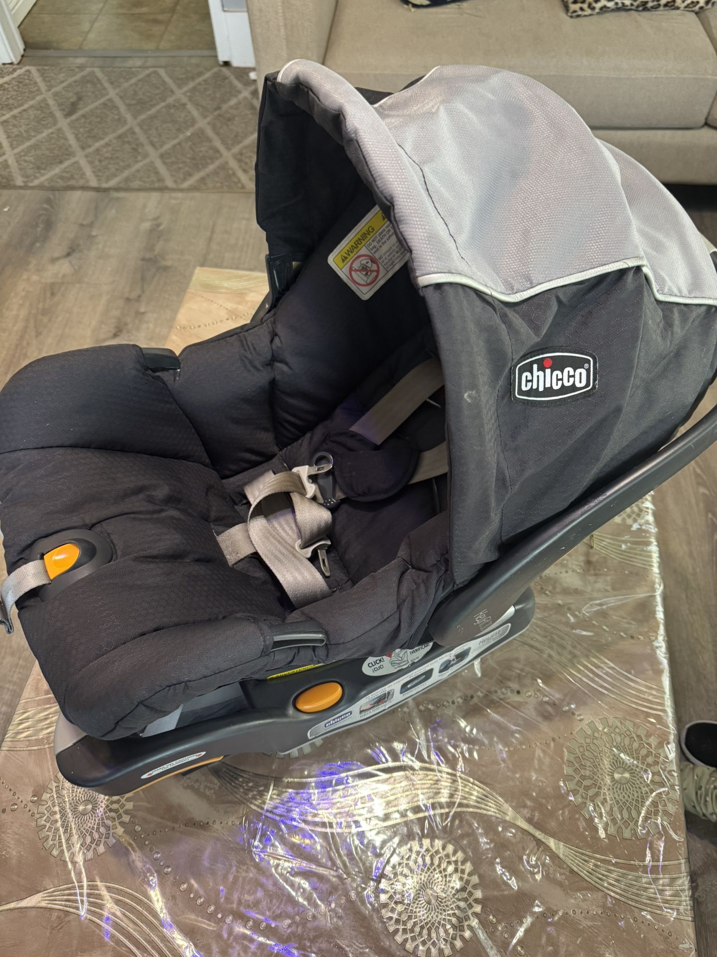 Chico Kefir Car Seat With Base 