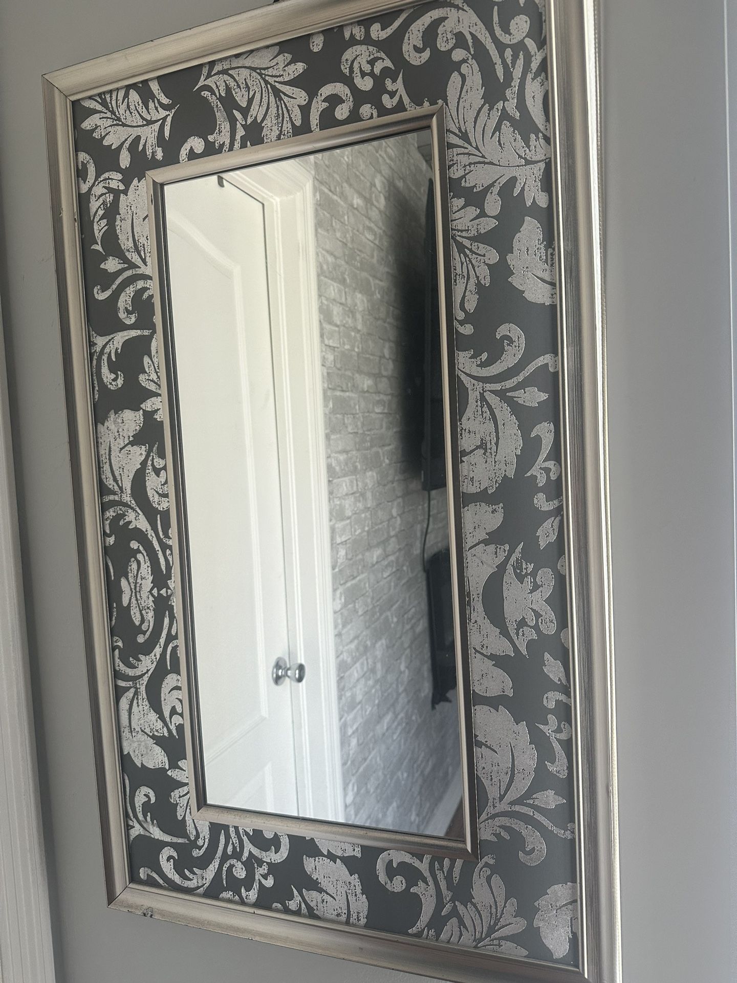 Mirror And Table Console