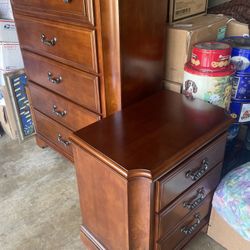 Dresser/ Nightstand 