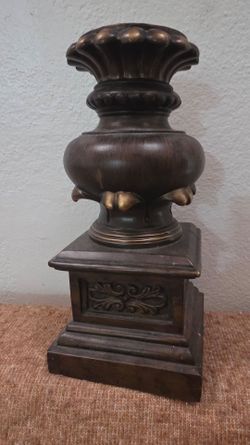 Decorative candle holder