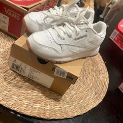 Sz 8 Reebok $15