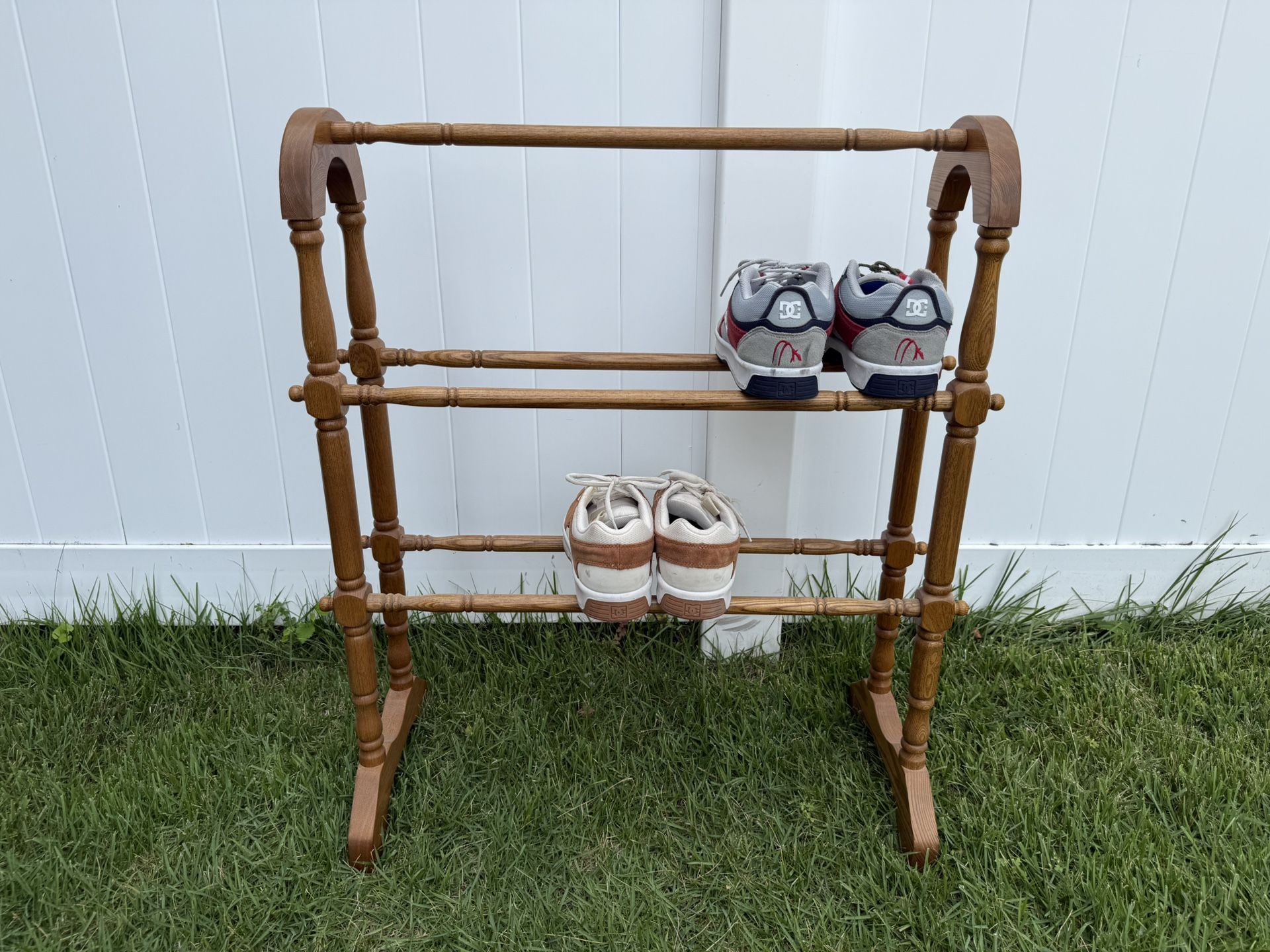 Wood shoe rack