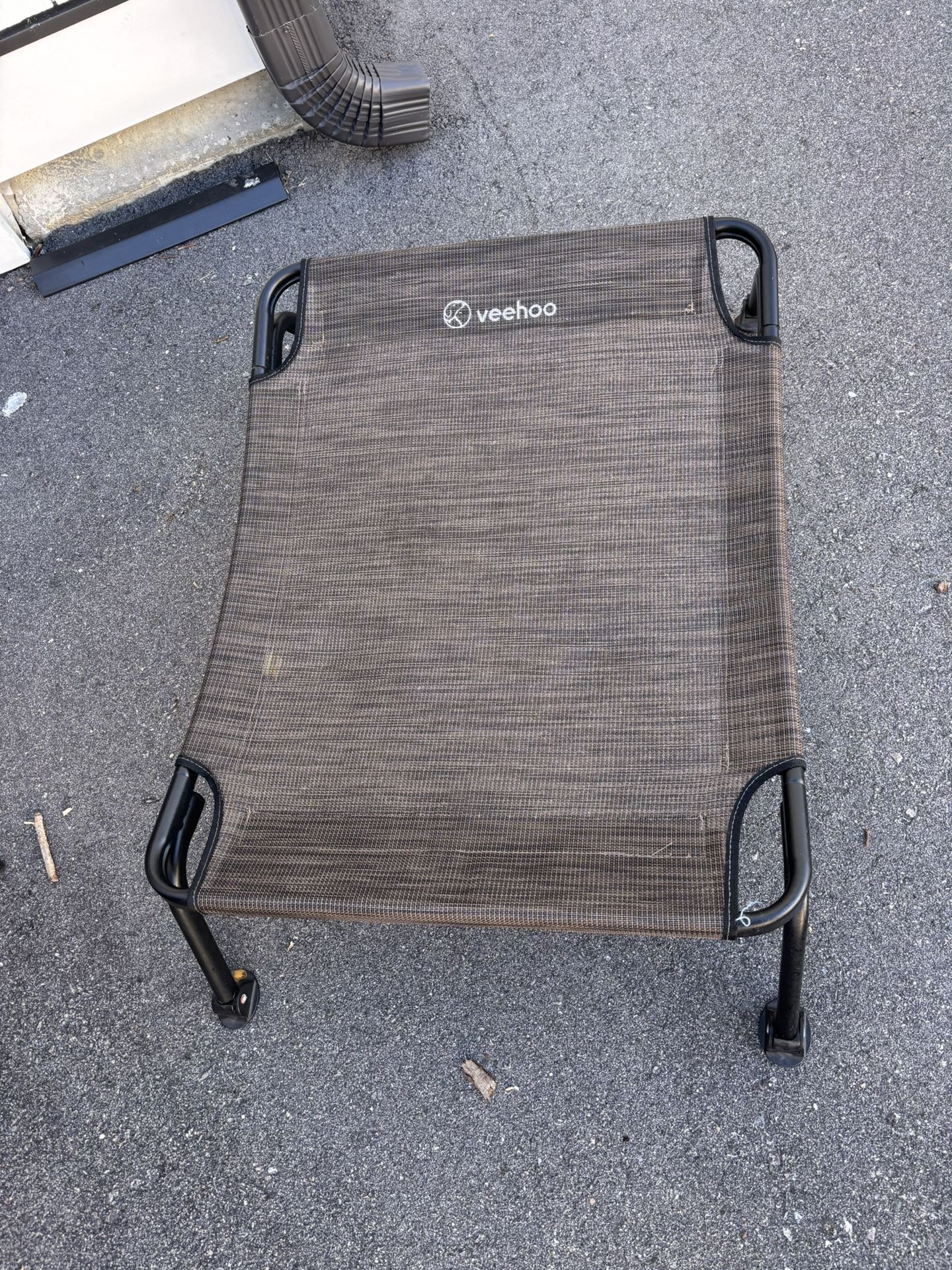 Veehoo Curved Sloped Pet Bed
