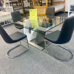 5 Pc Dinning Table Set $1,299