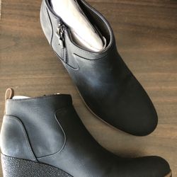 Dr. Scholl’s women’s boots size 8 $15