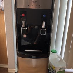 Water Dispenser For 100 Bucks .