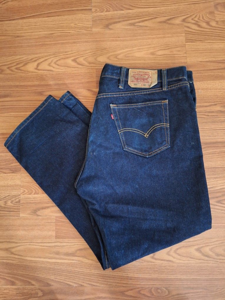 Levis 501 Dark Wash Denim Jeans - Straight Leg MEASURED SIZE 43X30.5