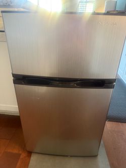 Insignia 2- door Mini Fridge with Top Freezer