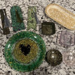 Handmade Resin Trinkets – Bookmarks, Trays, Dishes (Glitter Designs)