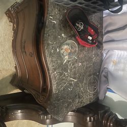 2 Free Night Stands
