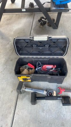 Carpet installation tools