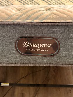 Beautyrest PressureSmart Mattress + Adjustable Base