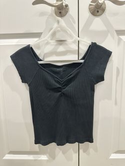 Brandy Melville Women’s Black Crop-top
