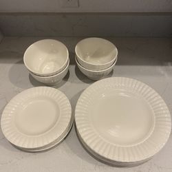 Dinnerware Set