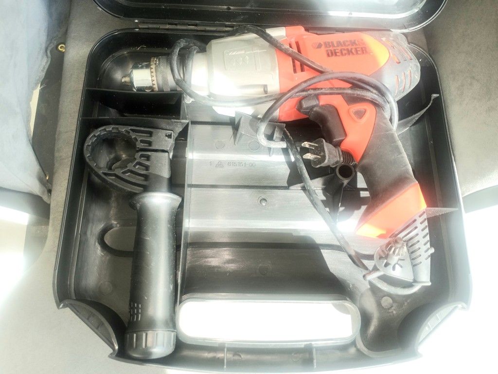Black & Decker Heavy Duty Corded 120v Hammer Drill In Case