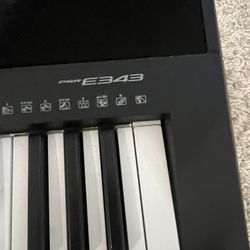E343 Yahama Piano