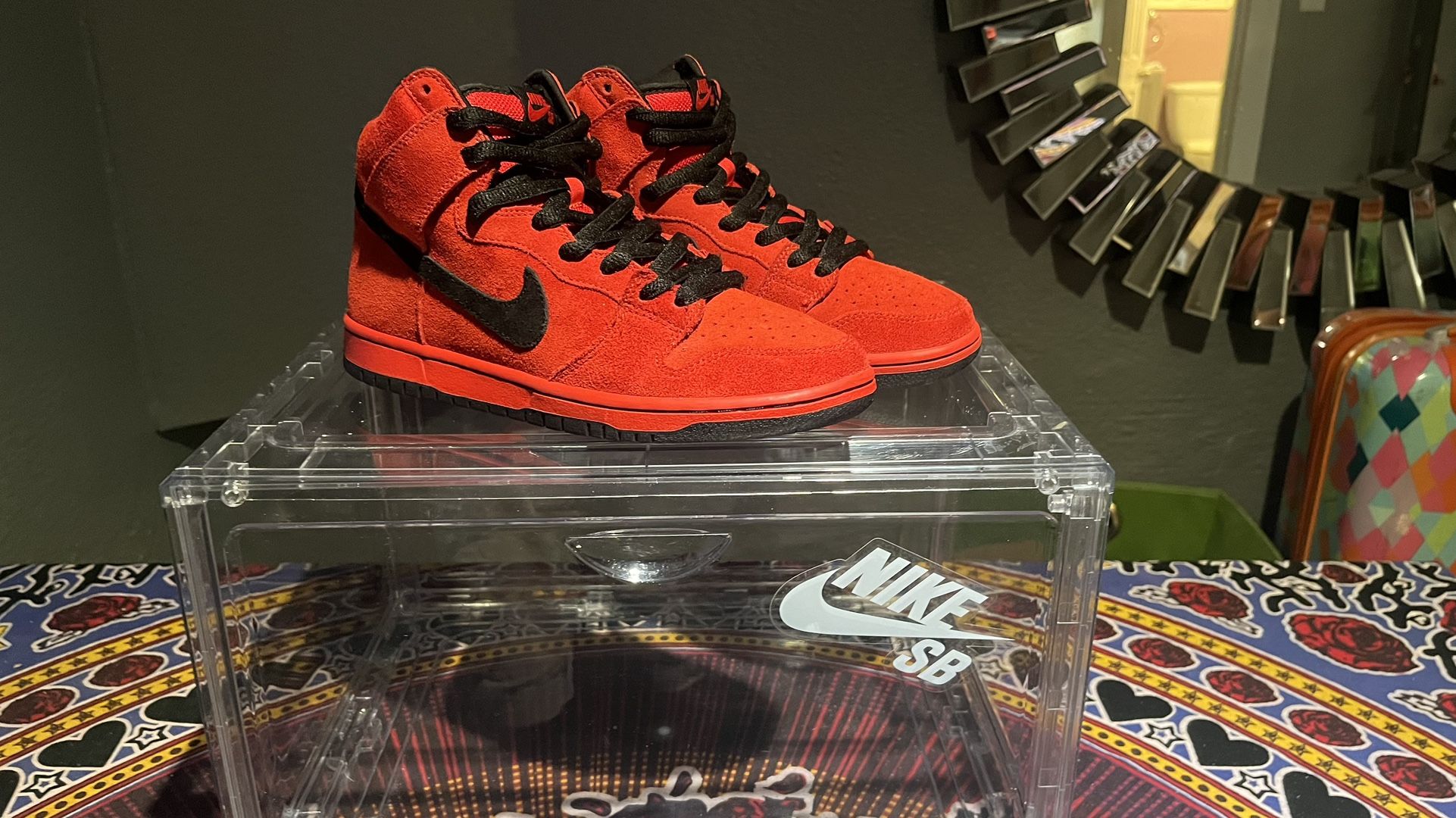 SB DUNK RED DEVILS