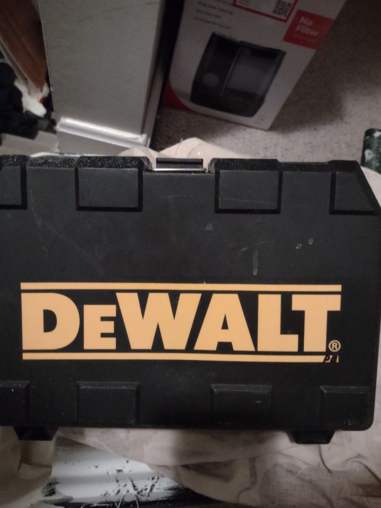 DeWalt Orbital Sander