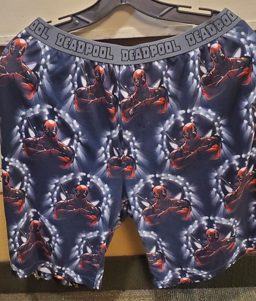 DEADPOOL Mens Lounging Shorts With Pockets Size Large. 