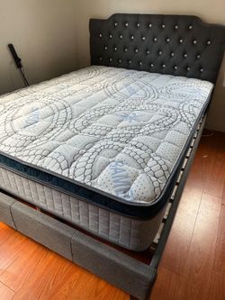 Queen Size Mattress Pillow Top New Bedframe sold separately