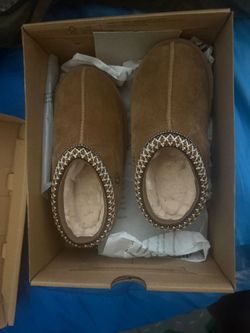 UGG