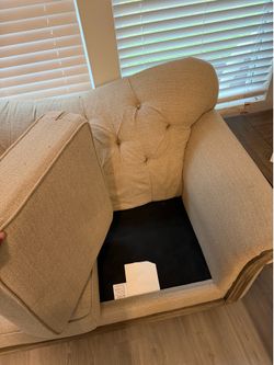 Need gone Beige Tufted Sofa & Loveseat Set – Great Condition