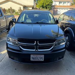 BEAUTIFUL  2012 DODGE JOURNEY, RUNS  GREAT