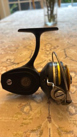 Vintage Penn Spinning Fishing Reel